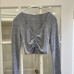 Bundle 2 Listings for $20😀Wilfred Free Gray Ruched V-Neck Long Sleeve Crop Top